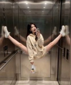 AI生成电梯一字马美女制作教程，条条流量上万，别再在外面被割韭菜了，全流程实操-ANQUYE-HENHENLU-26UUU[首页]